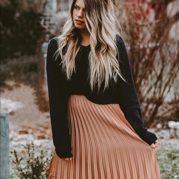Lulus Dresses & Skirts - Lulu's Pleated Midi Skirt Terracotta